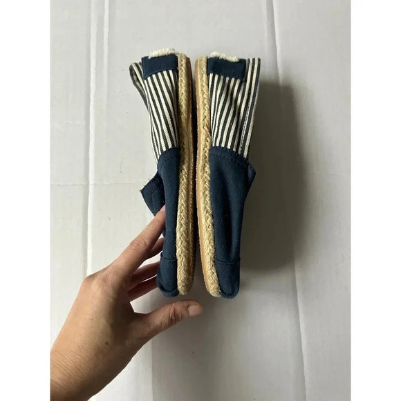 Toms Women’s Striped Espadrille 6.5 Blue Slip On Flat Shoes - Picture 2 of 6